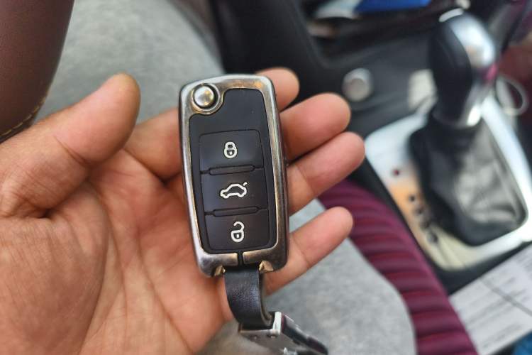 Used Volkswagen Tiguan 2015 1.8TSI Automatic All-Wheel-Drive Luxury Model Vehicle Key