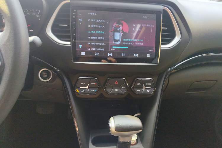 Used GAC Trumpchi GS4 2017 235T Automatic Two-Wheel Drive Elite Edition Audio And AC Panel