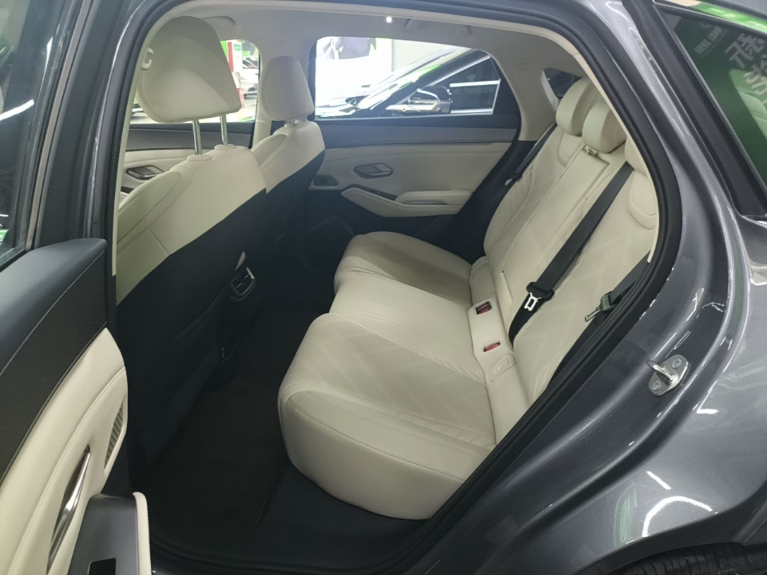 BYD Qin L 2024 DM-i 120KM Excellence Model — снимка 20