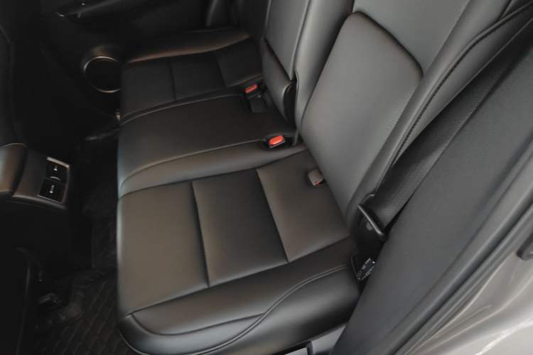 Used Lexus NX 2020 200 Front-Wheel Drive Freeline Edition China VI Standard Left Rear Seat