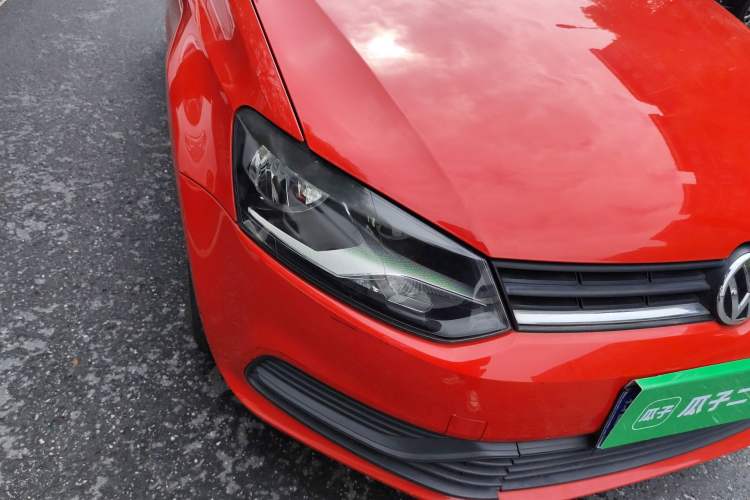 Used Volkswagen Polo 2016 1.4L Automatic Trendy Model Right Front Headlight