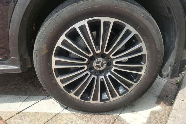 Used Mercedes-Benz GLC 2018 Facelifted GLC 260 4MATIC Dynamic Edition Right Front Wheel Hub