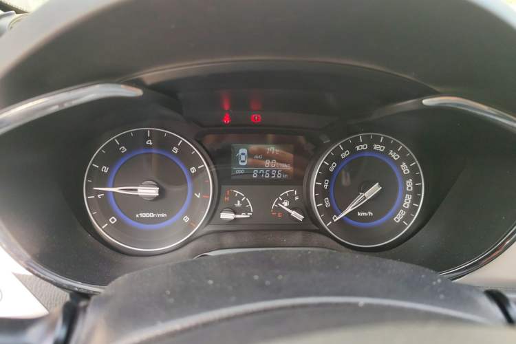 Used CHANGAN Alsvin V7 2015 1.6L Manual Joyride Model China IV Standard Odometer Close Up