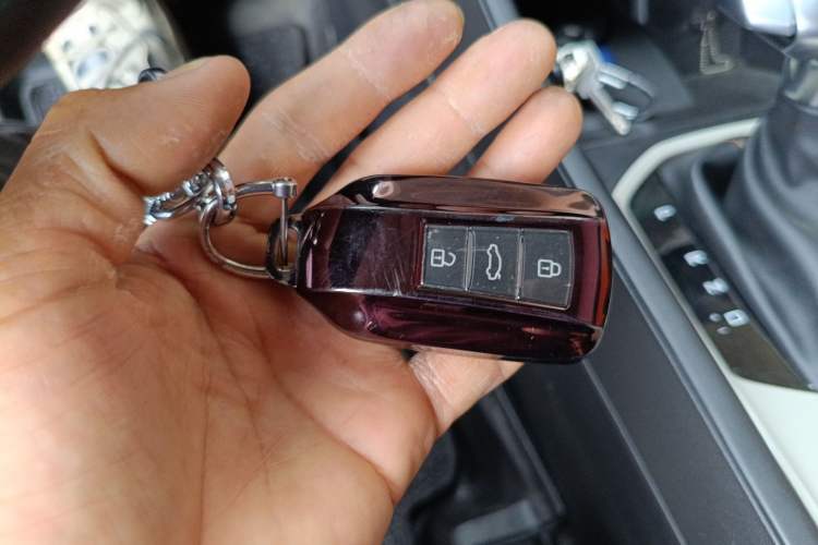 Used Dongfeng Aeolus Yixuan 2023 Mach Edition 1.5L Automatic Chasing Wind Version Vehicle Key