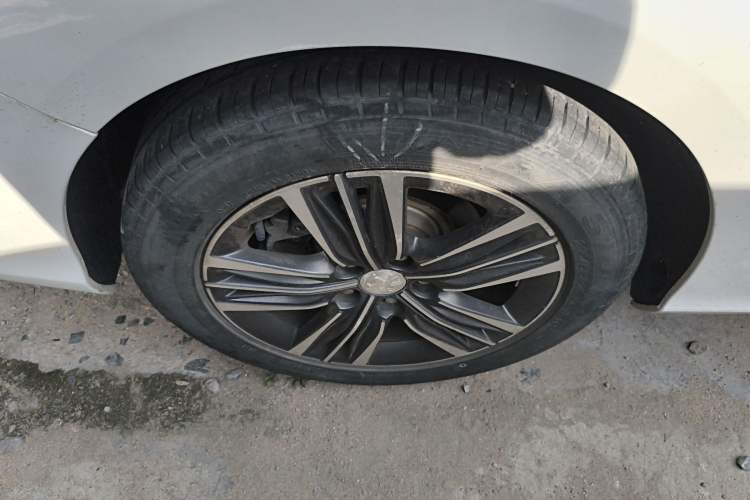 Used Peugeot 308 2019 1.6L Automatic Luxury Version China V Standard Right Rear Wheel Hub