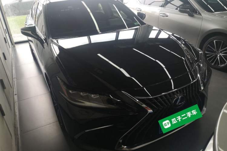 Used Lexus ES 2021 300h Deluxe Edition