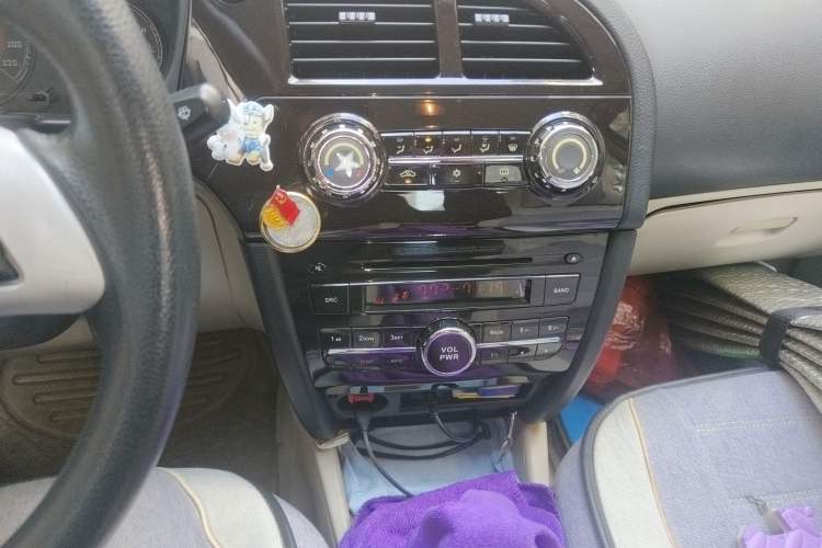 Used Soueast V3 Lingyue 2012 Revised Version 1.5L Manual Comfort Edition Audio And AC Panel