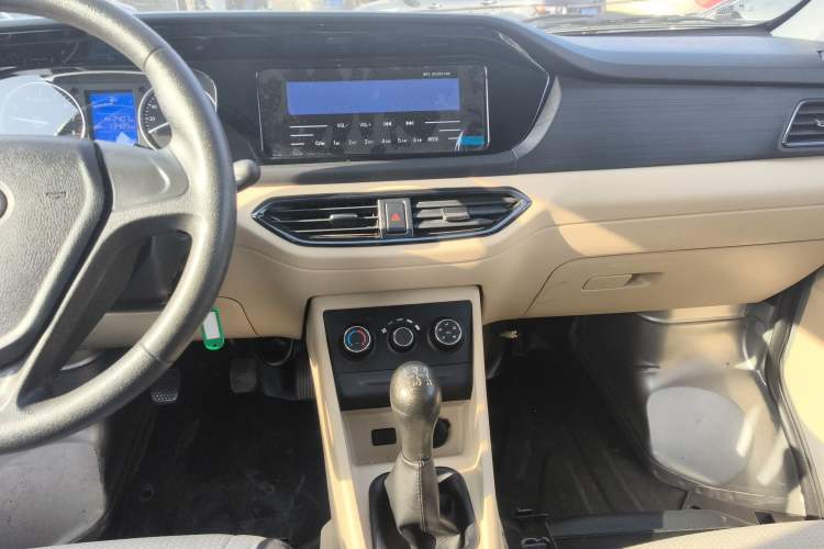 Used Kuayue Kuayue Xing V3 2023 1.5L Gasoline Comfort Edition 5-Seat Passenger Vehicle
