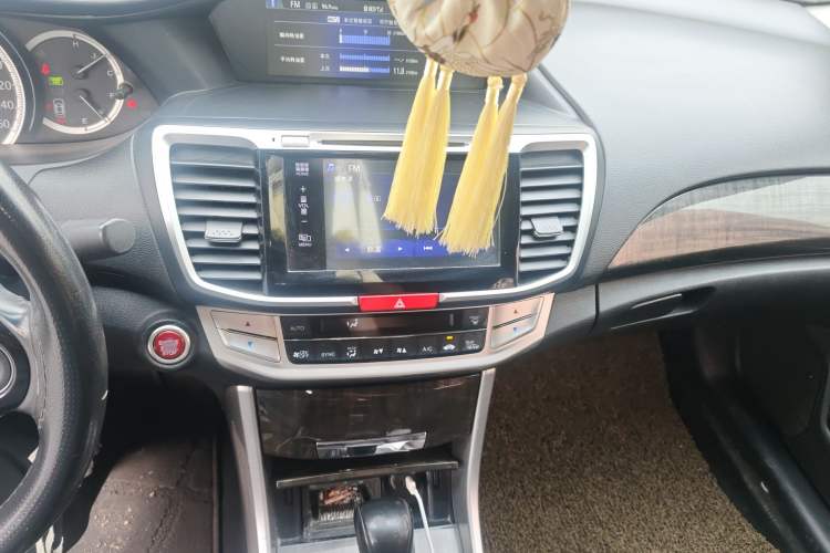 Used Honda Accord 2014 2.4L EX Luxury Edition Audio And AC Panel