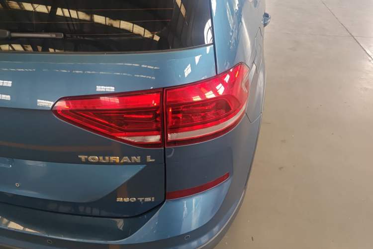 Used Volkswagen Touran 2021 Volkswagen Touran L 280TSI DSG Boundary Edition 7-Seater