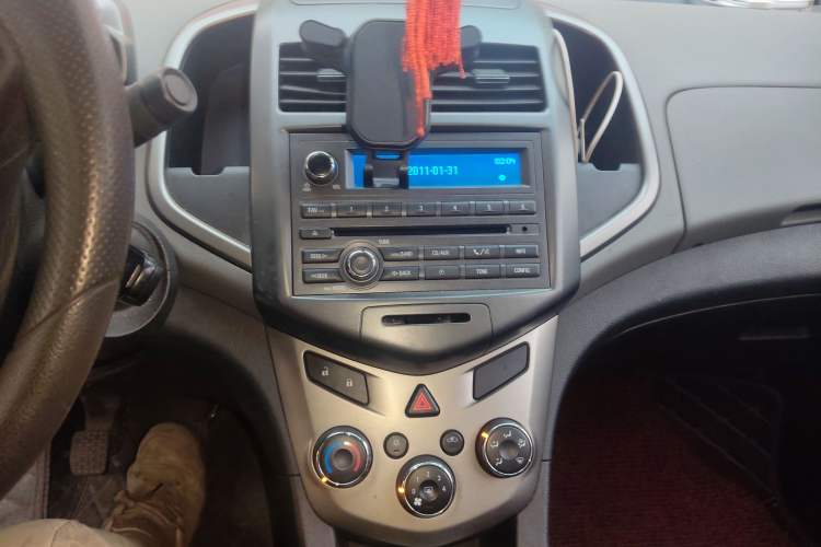 Used Chevrolet Aveo Sonic 2011 Sedan 1.4L MT SL