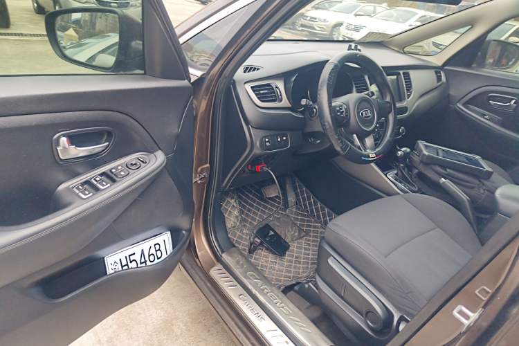 Used Kia Carens 2013 2.0L 7-Seater Automatic Standard Version China IV Standard
