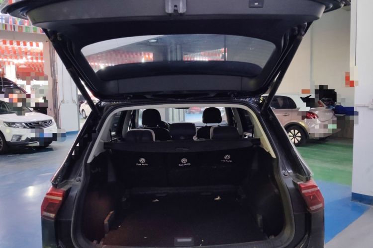 Used Volkswagen Tiguan L 2022 330TSI Automatic Two-Wheel Drive R-Line Enhanced Edition Trunk