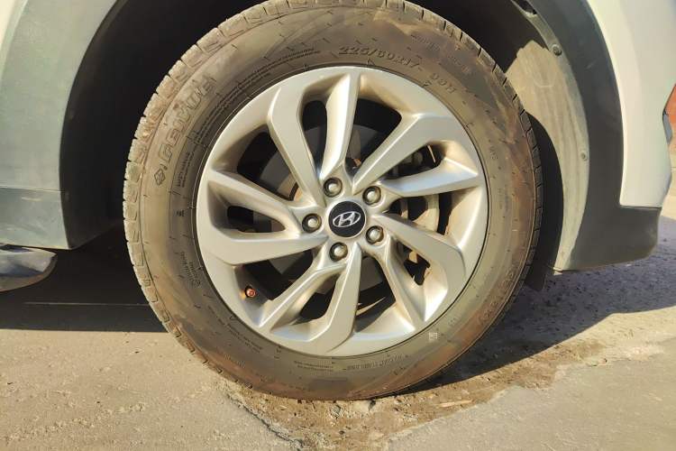 Used Hyundai Tucson 2018 1.6T Dual-Clutch Two-Wheel Drive 15th Anniversary Special Edition