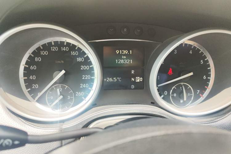 Used Mercedes-Benz M-Class 2010 ML 350 4MATIC Luxury Model Instrument Cluster