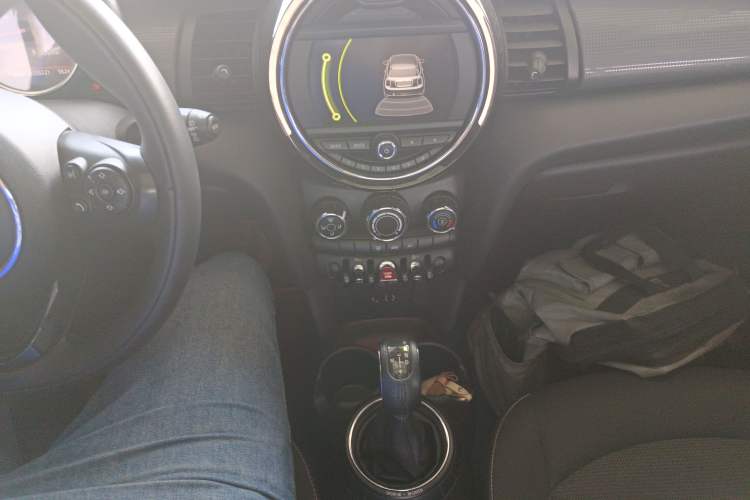 Used MINI 2014 1.5T COOPER Fun
