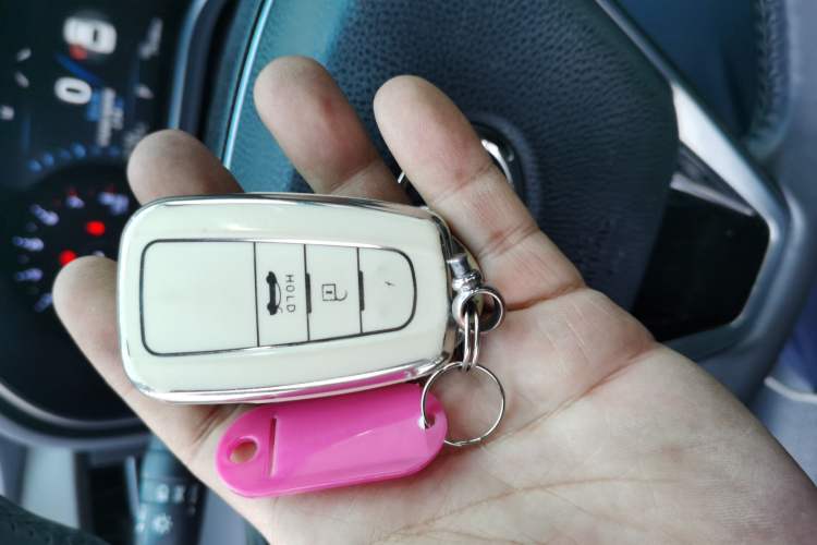 Used Toyota Avalon 2022 2.0L Luxury Edition Vehicle Key