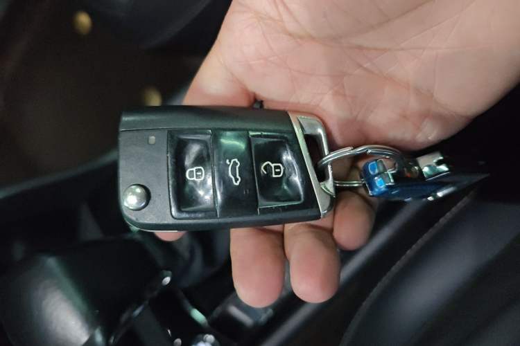 Used Volkswagen Tiguan L 2017 330TSI Automatic Two-Wheel Drive Luxury Edition Vehicle Key