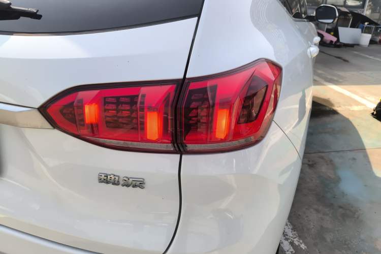 Used Wey VV6 2020 2.0T Four-Wheel Drive Zhiyu+ Right Rear Taillight