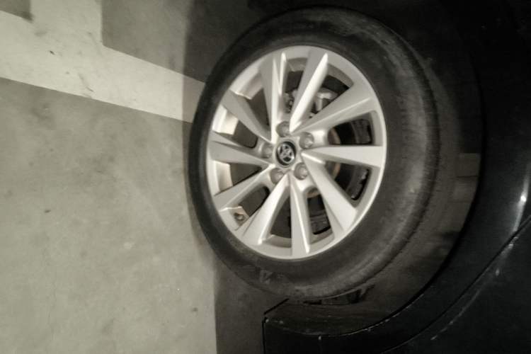 Used Toyota Camry 2023 2.0GVP Premier Edition Right Rear Wheel Hub
