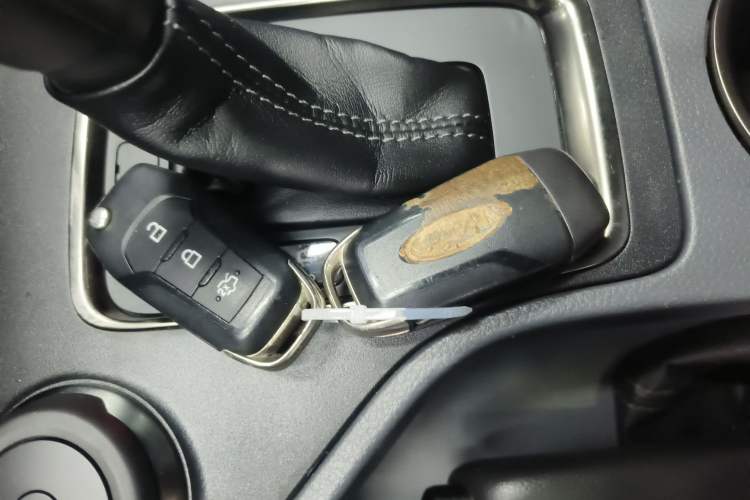 Used Ford Everest 2016 2.0T Gasoline Automatic 4x4 Flagship Edition Vehicle Key