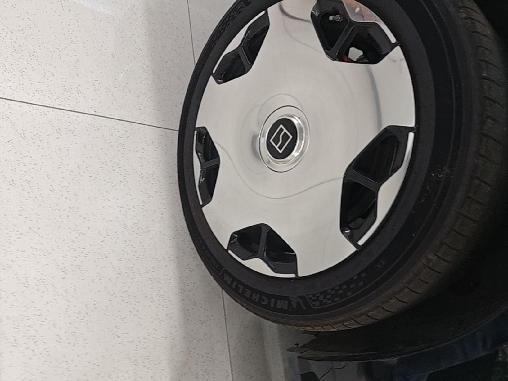 Zeekr 9X 2025 Ultra Edition 70kWh — снимка 11