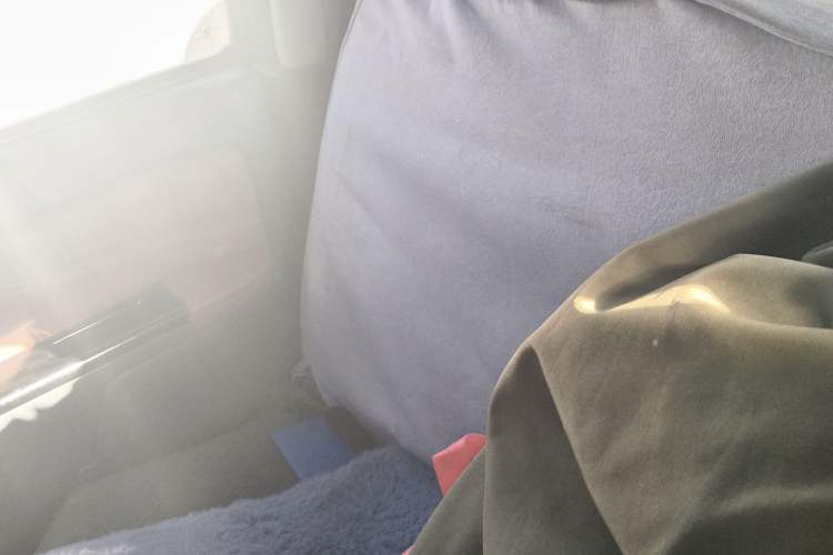 Used Great Wall Wingle 5 2013 2.0T European Version Two-Wheel Drive Elite Edition 6MT Big Double Cab GW4D20B Left Rear Seat