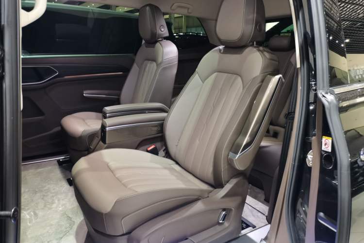 Used Volkswagen Viloran 2024 380TSI Luxury Edition