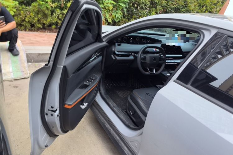 Used Changan UNI-V 2022 1.5T Prestige Version
