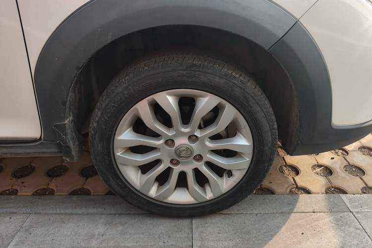 Used Dongfeng Aeolus AX3 2016 1.5L Manual Shangkue Model
