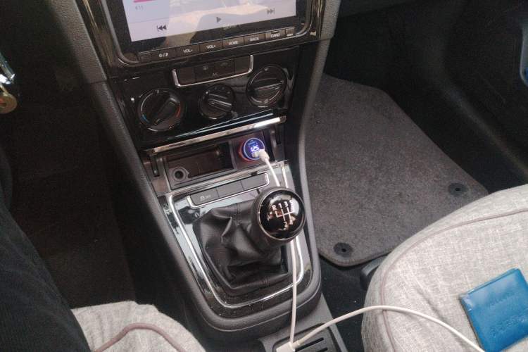 Used Volkswagen Bora 2013 1.6L Manual Fashion Edition
