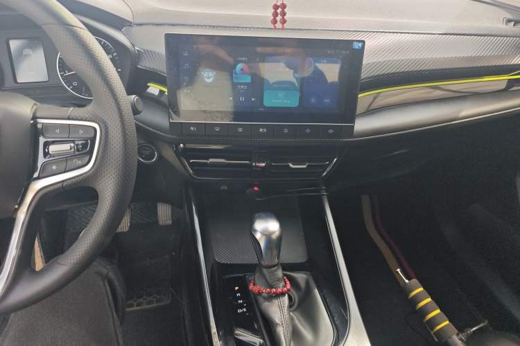 Used Roewe i5 2021 1.5L CVT Black Gold Edition
