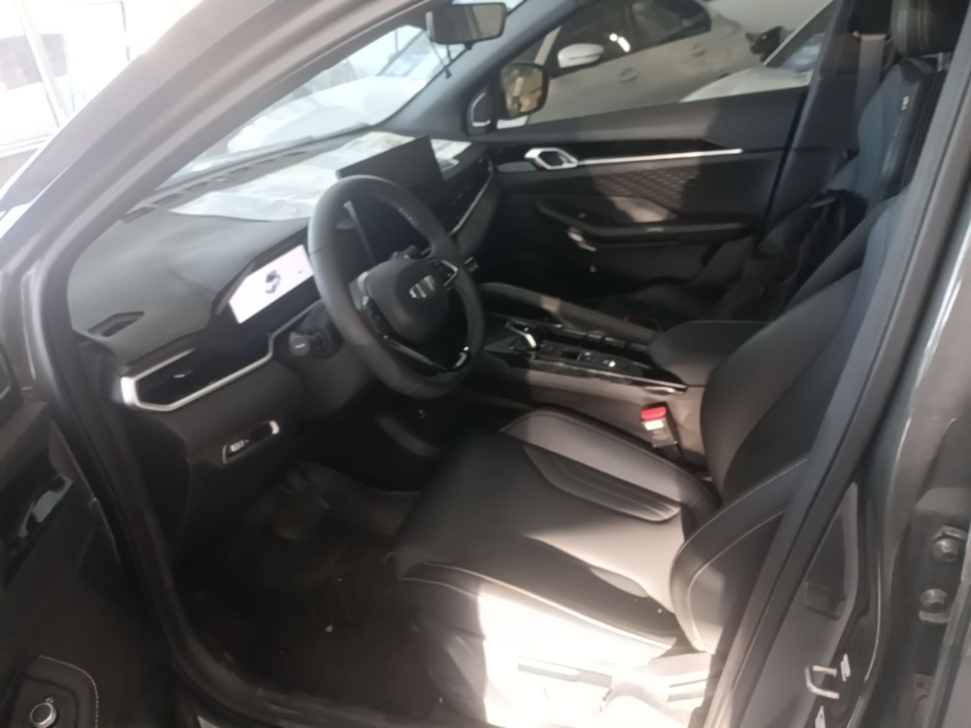 Geely Auto Coolray 2025 Bin Yue L 1.5T DCT Starlight Edition — снимка 17