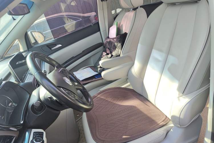 Used Buick GL8 2020 Land Business Class 652T Luxury Model
