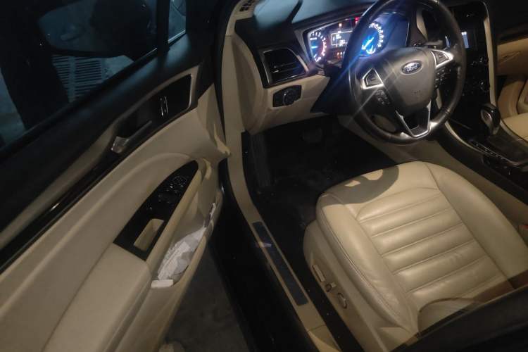 Used Ford Mondeo 2013 2.0L GTDi 200 Fashion Edition Driver Seat