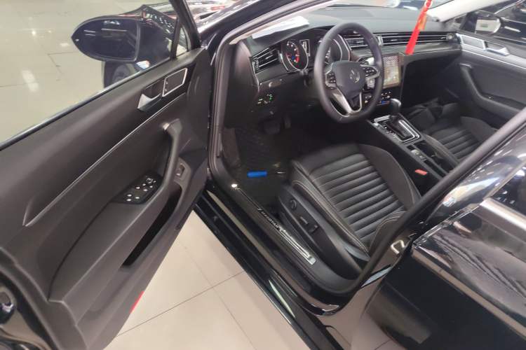 Used Volkswagen Magotan 2020 330TSI DSG Leading Model Driver Seat