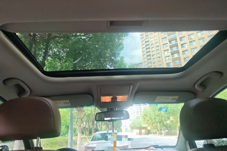 Used Opel Antara 2011 2.4 Luxury Two-Wheel-Drive Version
