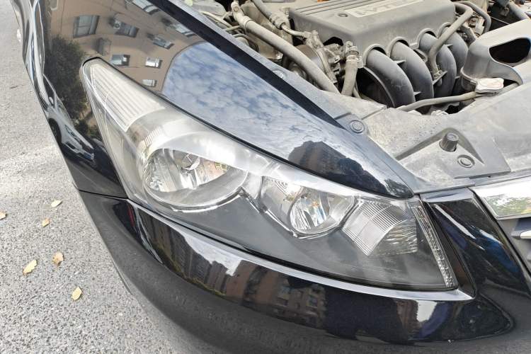 Used Honda Accord 2011 2.4L LX Right Front Headlight