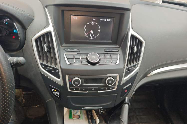 Used Dongfeng Aeolus AX7 2016 1.4T Manual Zhuyue Model
