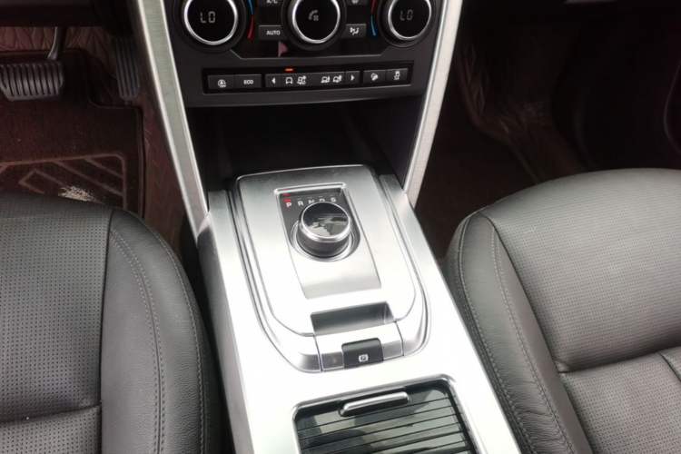 Used Land Rover Discovery Sport 2019 240 PS SE Version China VI Standard