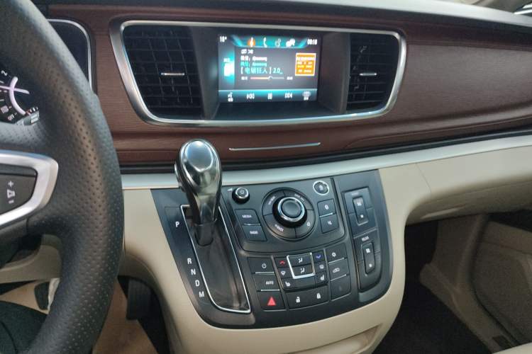 Used Buick GL8 2018 28T Prestige Version China VI Standard Audio And AC Panel