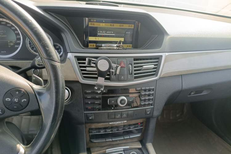 Used Mercedes-Benz E-Class 2009 E 300 Elegant Model
