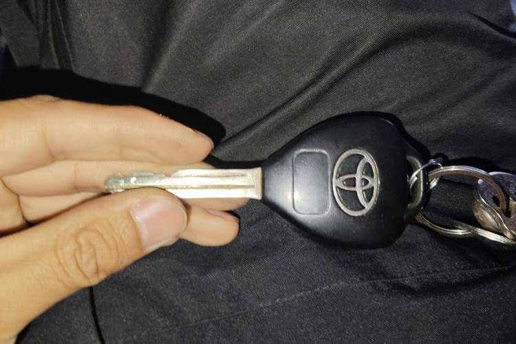 Used Toyota RAV4 2013 Special Edition 2.0L Automatic Classic Vehicle Key