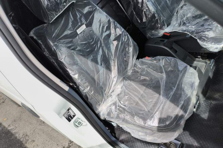 Used SAIC MAXUS EV30 2023 Pure-Electric Smart Logistics Expert with Long Wheelbase Guoxuan