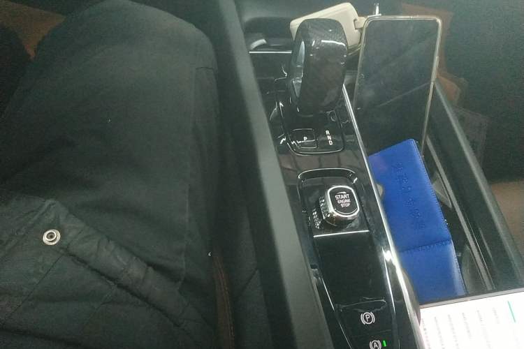 Used Volvo XC60 2024 B5 4x4 Smart Luxury Edition