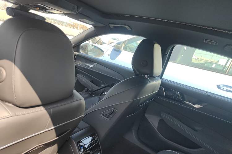 Used Volkswagen Passat 2025 Pro 380TSI Starry Dragon Luxury Edition Headliner