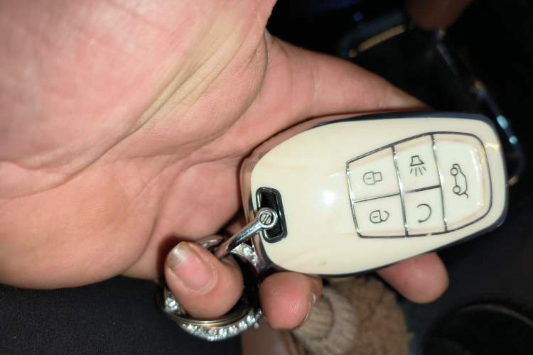 Used Soueast DX7 2015 1.5T Automatic Luxury Model
