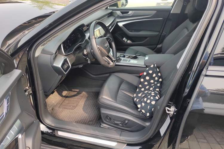 Used Audi A6 2022 allroad quattro Explorer 55 TFSI Prestige Off-Road Model