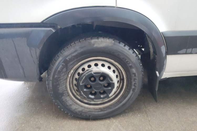 Used Iveco Eurocargo 2018 2.3T Short-Wheelbase Low-Roof Multi-Purpose Van with Side Sliding Door F1A