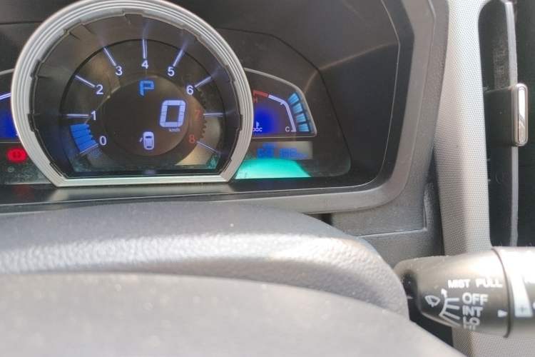 Used Luxgen U6 SUV 2014 1.8T Fashion Edition Odometer Close Up